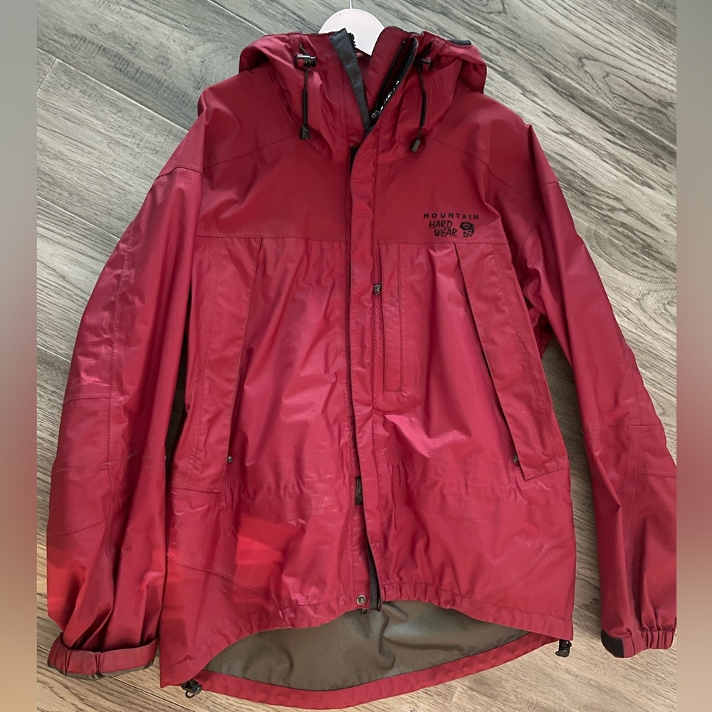 Mountain Hardwear Men's Crimson Raincoat